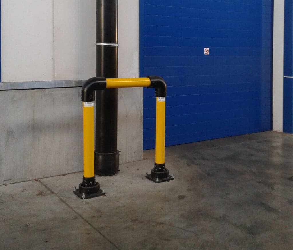 4″ IronFlex Horseshoe Bollard