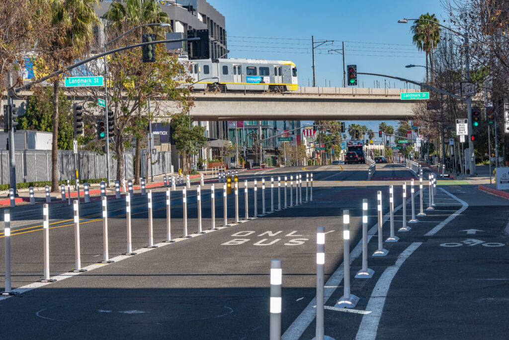 1 Traffic-Delineators-Gov Highway 1